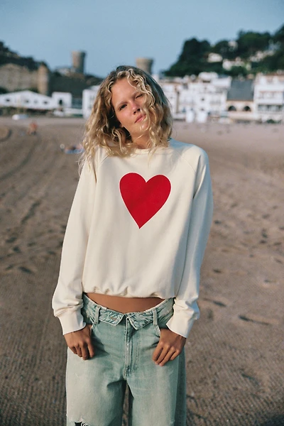 HEART SWEATSHIRT