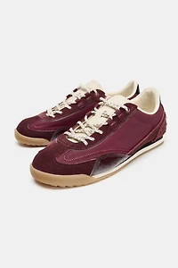 CONTRASTING SNEAKERS