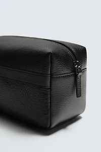 LEATHER TOILETRY BAG