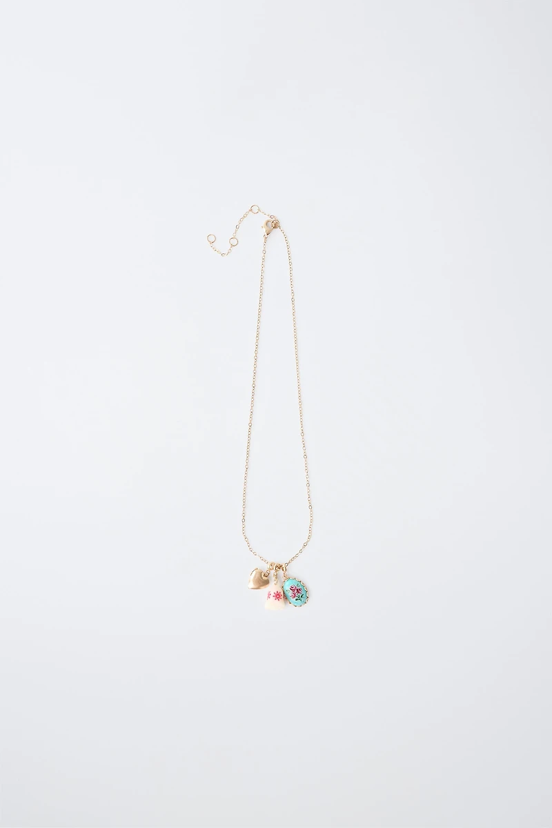 COLLIER CHARMS