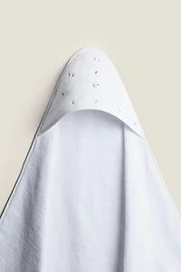 HOODED BABY TOWEL WITH STARS AND MOONS