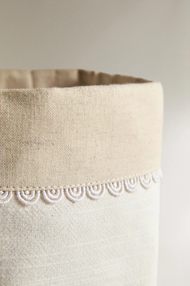 LACE TRIM BREAD BASKET