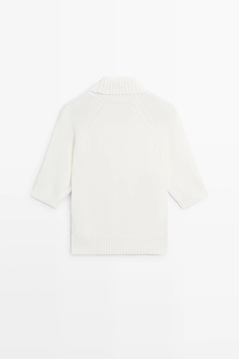 Turtleneck knit sweater