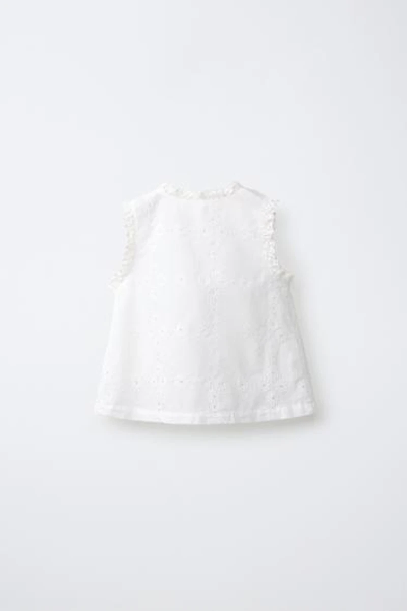 EMBROIDERED LACE TRIM BLOUSE