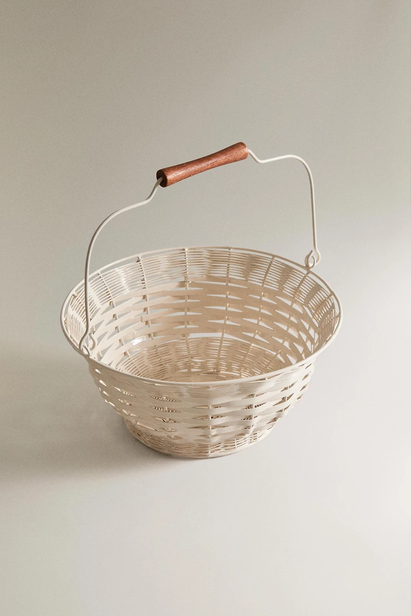 WOOD HANDLE BASKET