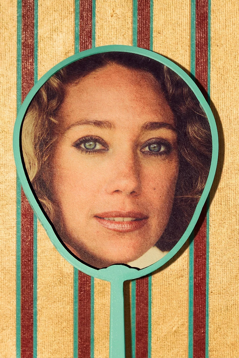 MARISA BERENSON PAPER FAN