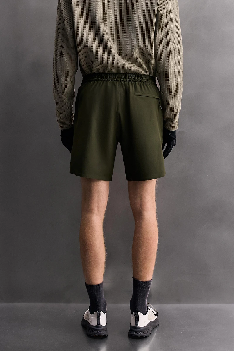 TECHNICAL 7" SHORTS