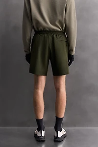 TECHNICAL 7" SHORTS