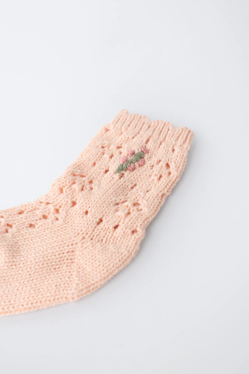 EMBROIDERED EYELET SOCKS