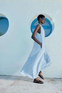 MULTI-STRAP FLAT SANDALS