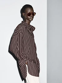 Loose-fitting striped shirt