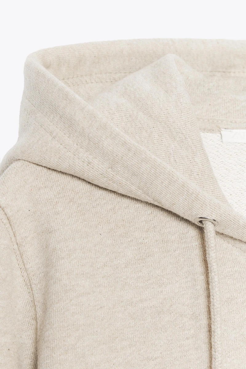 HOODED SWEATSHIRT