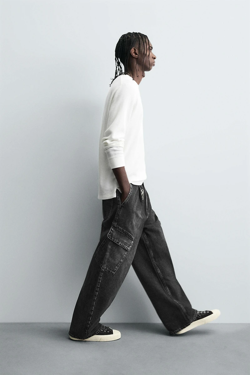 BAGGY FIT CARGO JEANS