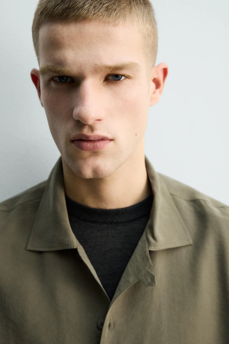 RELAXED FIT FLOWY SHIRT