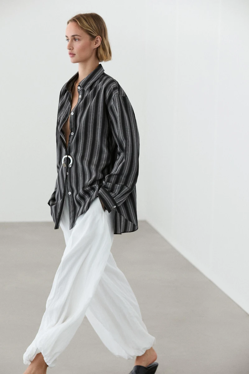 Flowing shirt with striped detailing