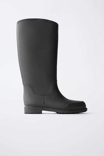 TALL RAIN BOOTS