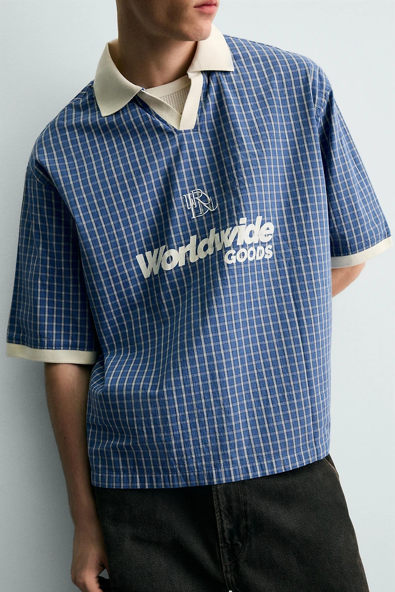 PRINTED TEXT CROPPED POLO SHIRT