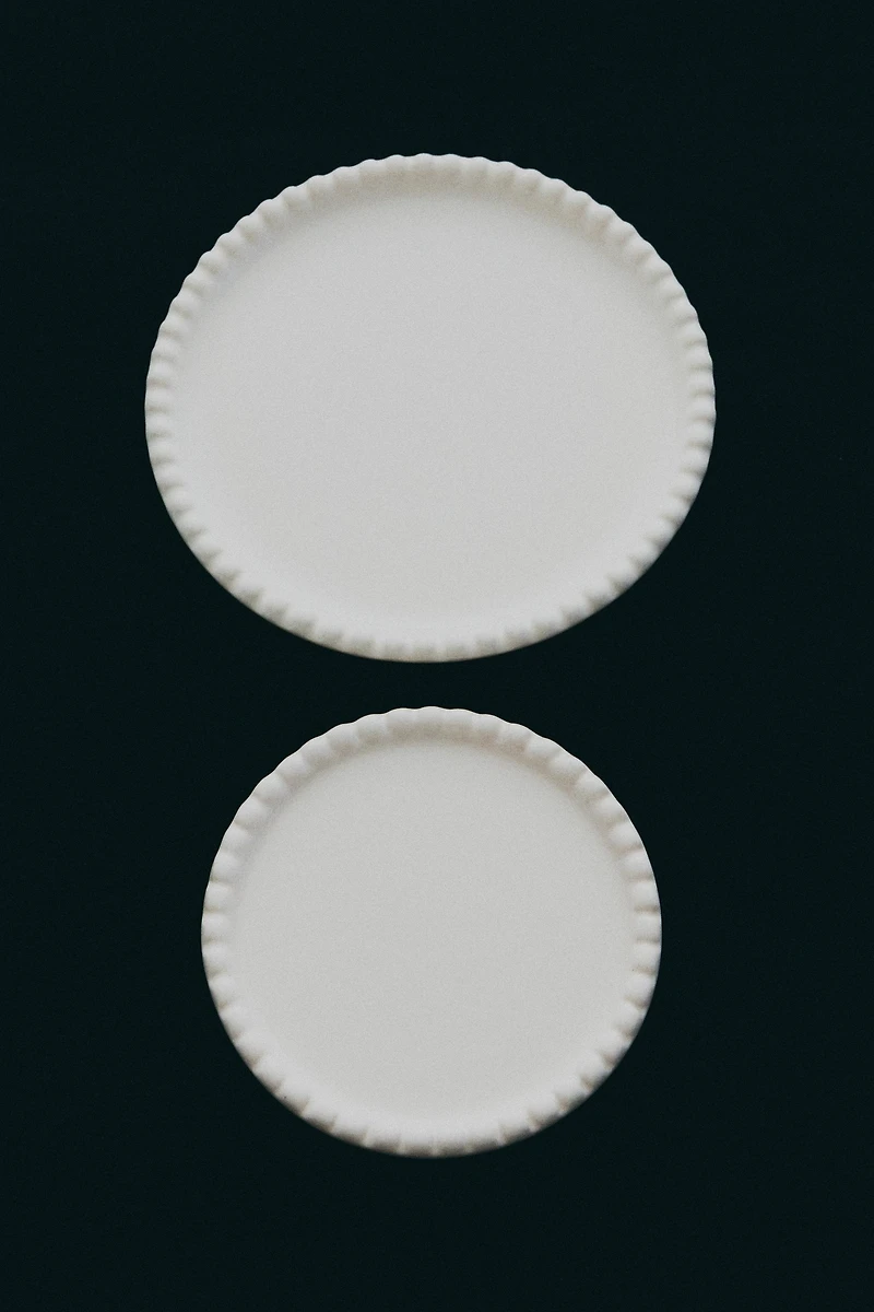 ROUND CERAMIC TRAY