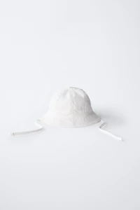 BONNET AVEC ÉTIQUETTE