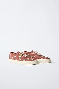 LACE-UP SNEAKERS