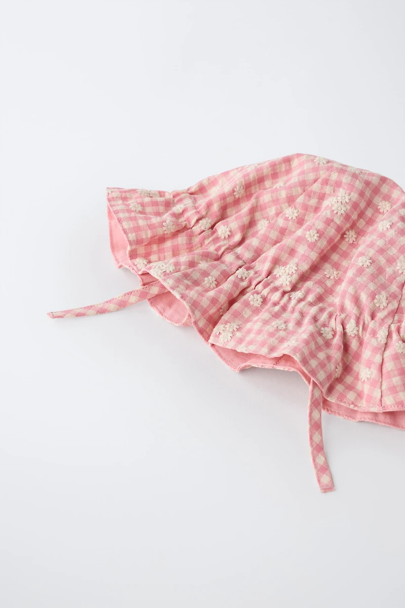 GINGHAM AND EMBROIDERED FLOWER HAT