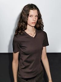 100% cotton V-neck T-shirt