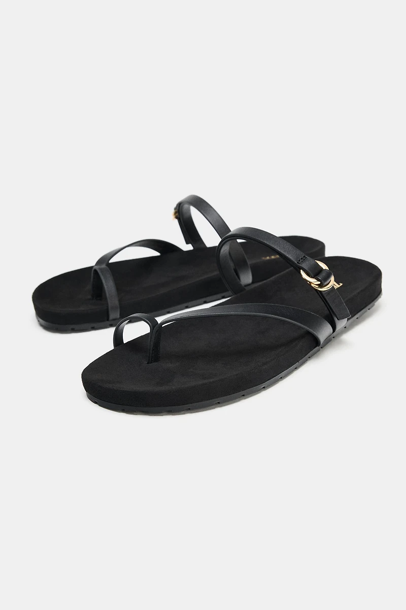 FLAT LEATHER STRAP SANDALS