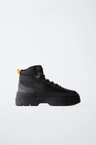 HIKING ANKLE BOOTS