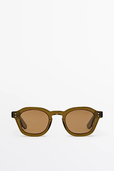 Round sunglasses