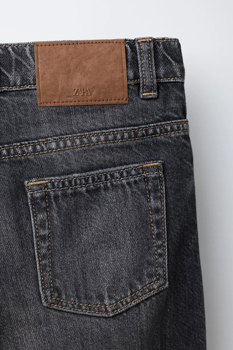 STRAIGHT LEG JEANS