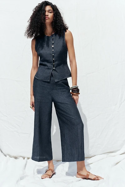 TOE STRAP SANDALS