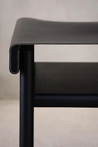 STOOL 02