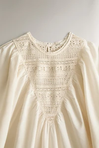 NIGHTGOWN WITH LACE SLEEVES