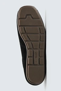CHAUSSURE EN CUIR À SEMELLE ULTRA-FINE