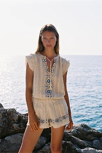 EMBROIDERED CROCHET SHORTS
