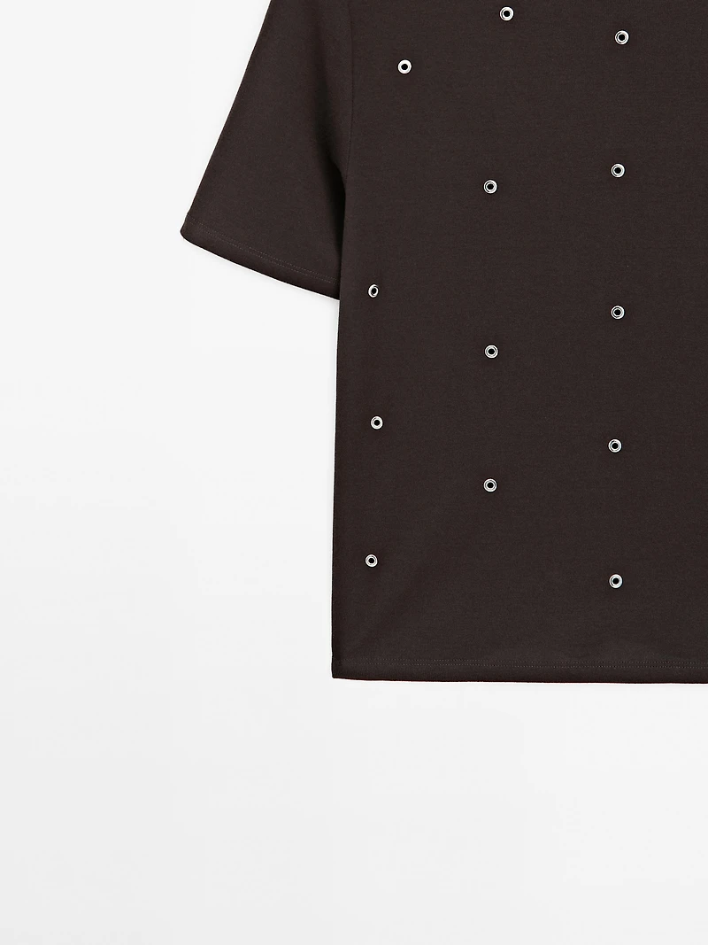 Oversized T-shirt with eyelets