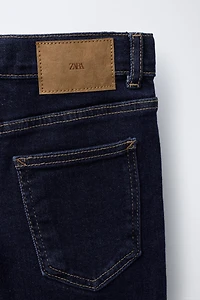 STRAIGHT FIT JEANS
