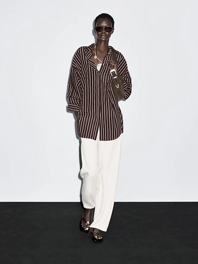 Loose-fitting striped shirt
