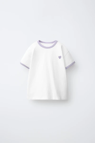 T-SHIRT BRODÉ EN CONTRASTE