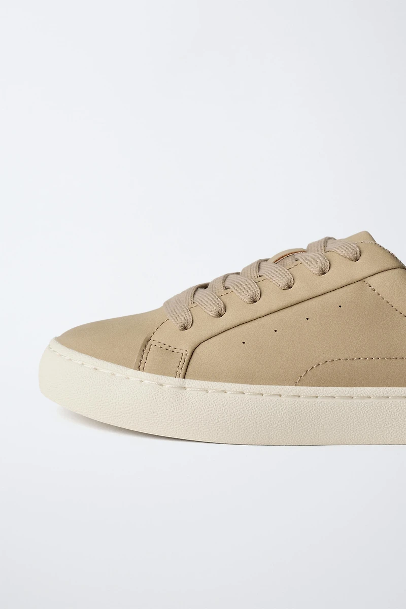 MINIMAL SNEAKERS