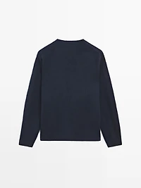 Oversize V-neck knit sweater