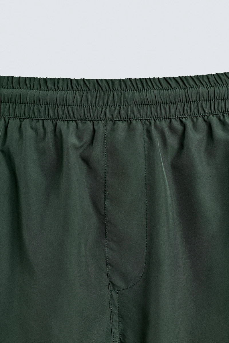 CONTRAST PIPING SHORTS