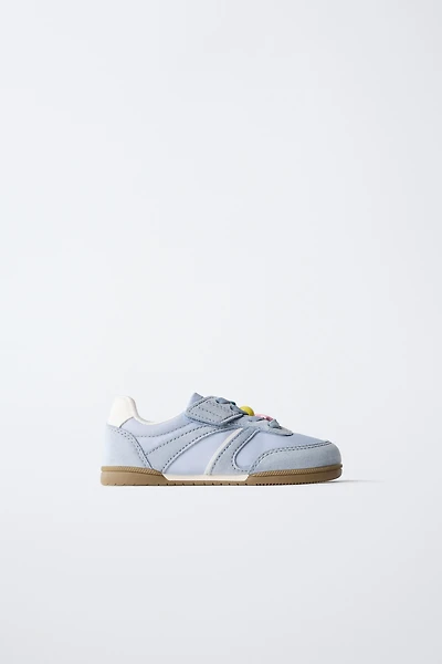 RETRO SNEAKERS