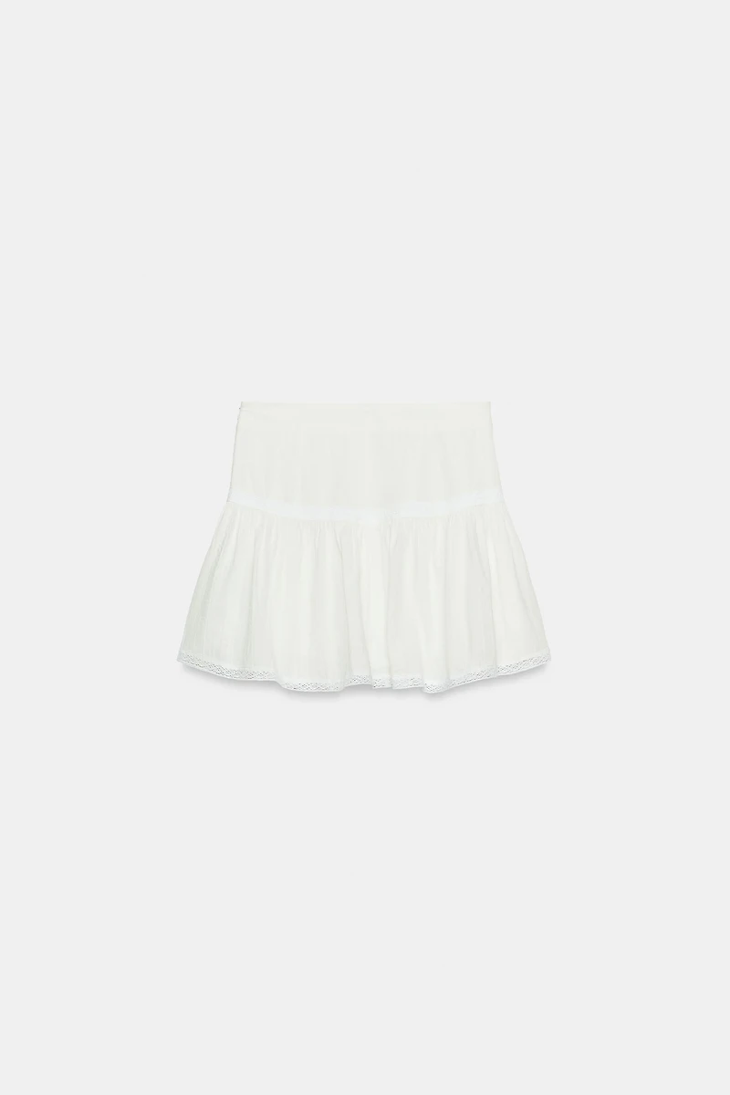 JUPE-PANTALON ROMANTIQUE À ENTRE-DEUX