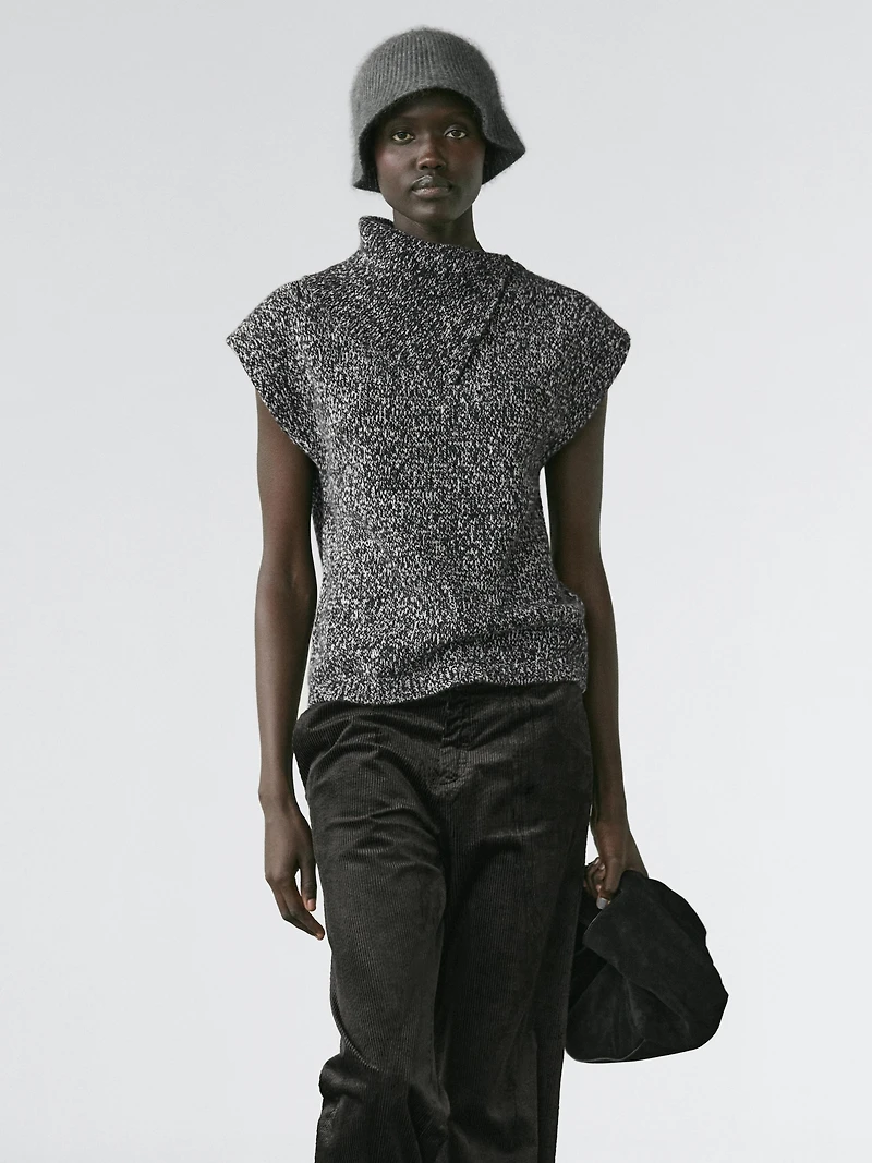 Mouliné knit vest with collar detail