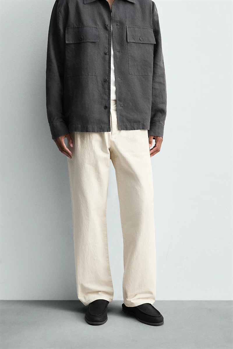 PANTALON PLIS CHEVRONS