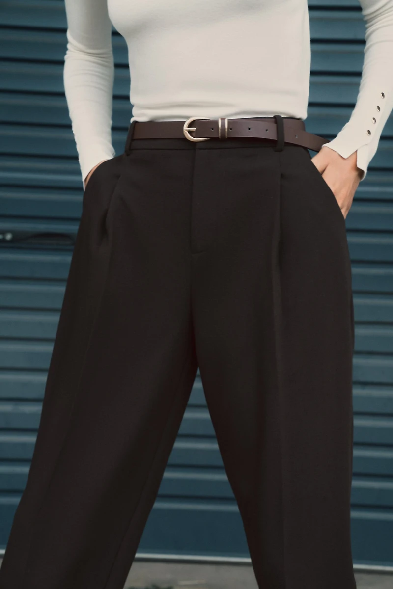 BELTED PLEATED PANTS
