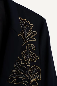 RELAXED FIT CONTRAST EMBROIDERED BLAZER