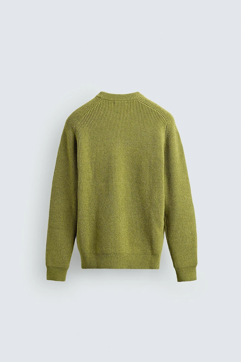 RIBBED TEXTURED SWEATER