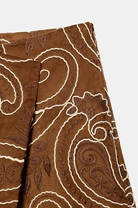 EMBROIDERED FAUX SUEDE SKORT
